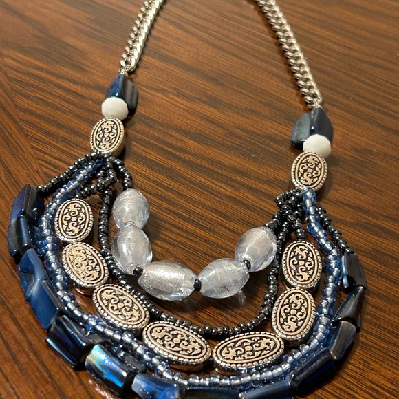 NWT Lifestyle Studios Blue Shell and Silver 5 Strand Statement Frontal Necklace - Picture 5 of 7